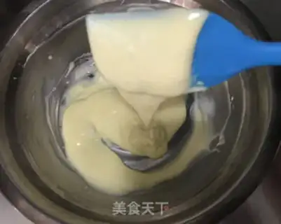 Make Mini yogurt cake step 4