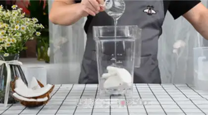 Make Frozen ice with coconut milk step 2