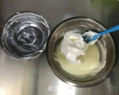 Make Mini yogurt cake step 8