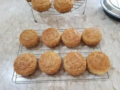 Make Two yellow lotion mooncakes step 16