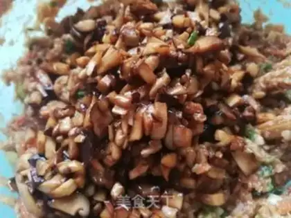 Make Carrot mushroom pork dumplings step 15