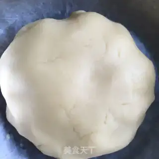 Make Squeeze meat mooncake step 3