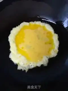 Make Celery egg fried rice step 1