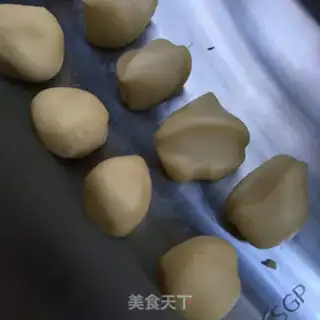 Make Squeeze meat mooncake step 7