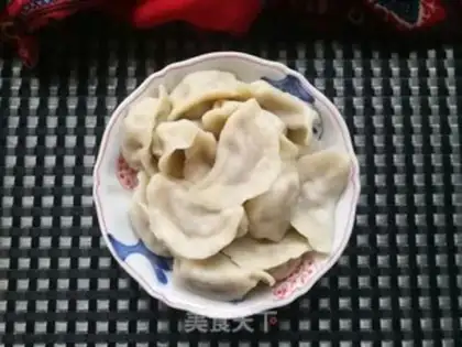Make Carrot mushroom pork dumplings step 24