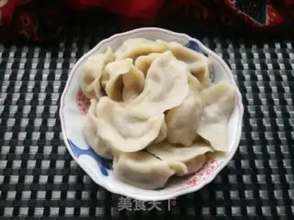 Make Carrot mushroom pork dumplings step 25