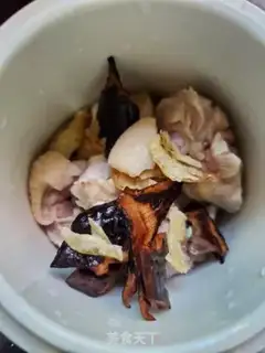 Make Old hen stews the omelet soup step 2