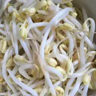 Make Seaweed ribbons with bean sprouts step 2