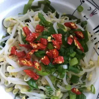 Make Seaweed ribbons with bean sprouts step 5