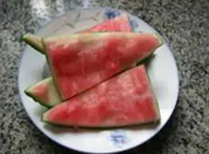Make Watermelon peeled with beans step 1