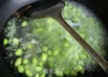 Make Watermelon peeled with beans step 4