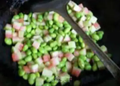 Make Watermelon peeled with beans step 6