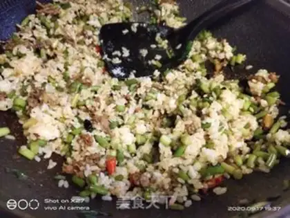 Make Beef and garlic fried rice step 5