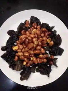 Make Peanuts with wood step 4