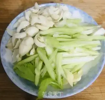 Make The Celery Lily step 0