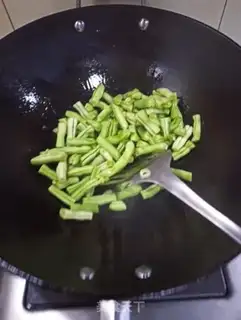 Make Meatloaf and bean bean beans step 4