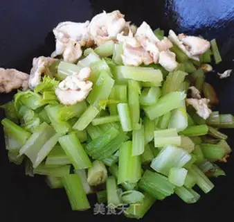 Make Celery fried chicken breasts step 5