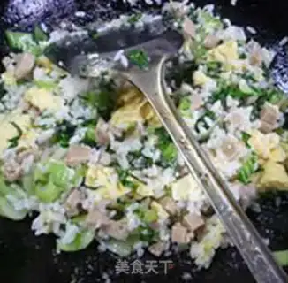 Make Plumball egg fried rice step 10