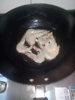 Make Shrimp potatoes step 1