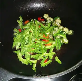 Make Scrambled eggs with red ace step 8