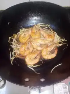 Make Shrimp potatoes step 3