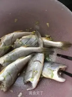 Make Precious peppers and yellow flowers step 13