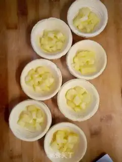 Make Pineapple omelet step 1
