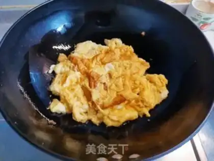 Make Pyramid fried eggs step 4
