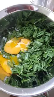 Make Fried eggs step 1