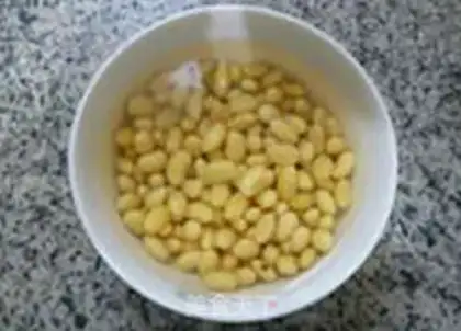 Make Peanut bean rice congee step 2