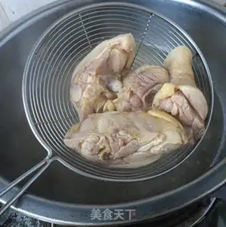 Make Chicken soup doll food step 1