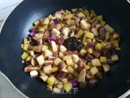 Make Five flowers for eggplant potatoes step 6