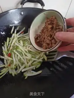 Make A radish stew step 4
