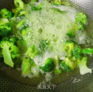 Make Garlic broccoli step 4