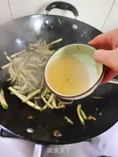 Make A radish stew step 6
