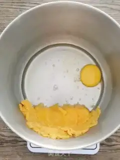 Make Coconut potato pie step 3