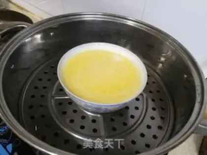 Make Sea cucumber peas steamed eggs step 3