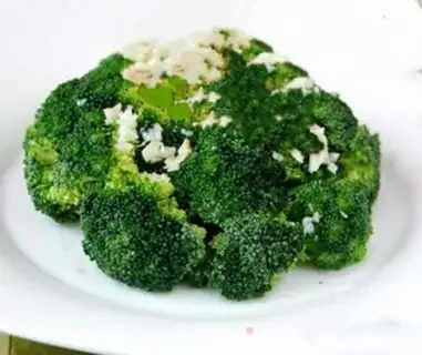 Make Garlic broccoli step 7
