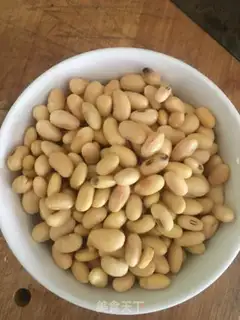 Make Pig hoof and soybeans step 1