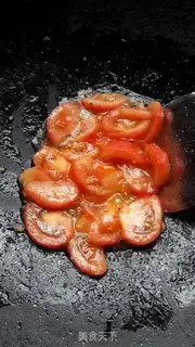 Make Tomato fried eggs step 2
