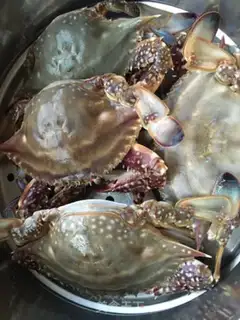 Make Crab with ginger step 1