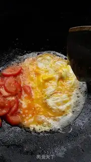 Make Tomato fried eggs step 6