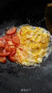 Make Tomato fried eggs step 7