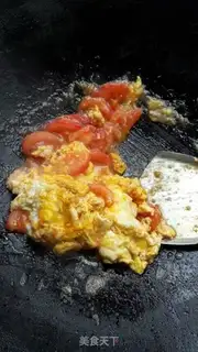 Make Tomato fried eggs step 9