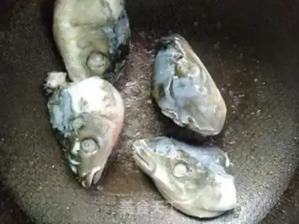 Make Coughfish head meatball soup step 2