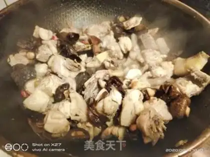 Make Flaming chicken in mushrooms step 5