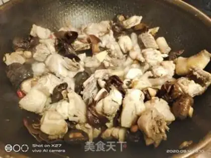 Make Flaming chicken in mushrooms step 6