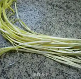 Make Scrawny sprouts, Dutch beans step 0