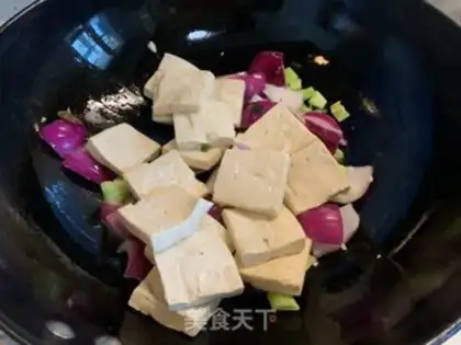 Make Pyramid onions tofu step 3