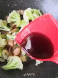 Make The bouquets and the flowers step 5